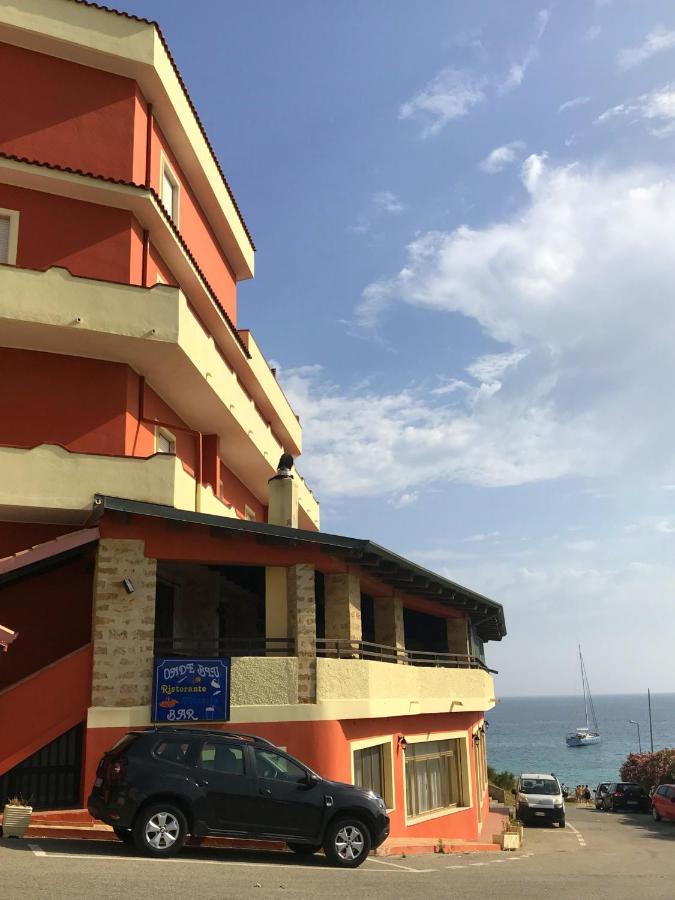 Appartamenti E Stanze Onde Blu Le Castella  Luaran gambar