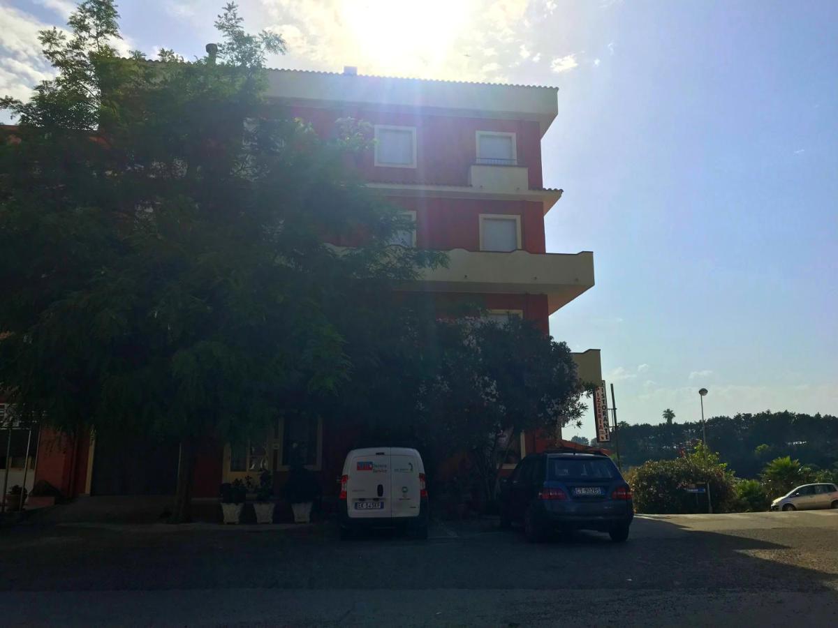 Appartamenti E Stanze Onde Blu Le Castella  Luaran gambar
